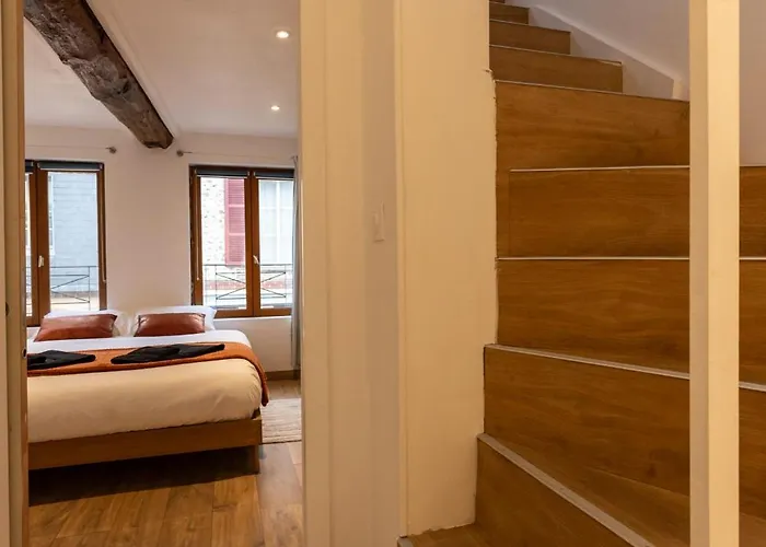 Au 56 - Centre - Quartier Saint-leonard *